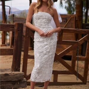 Leilani White Floral Textured Strapless Dress